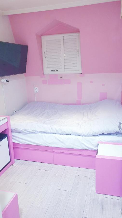 Oppa Hostel Sinchon-Hongdae Сеул Экстерьер фото