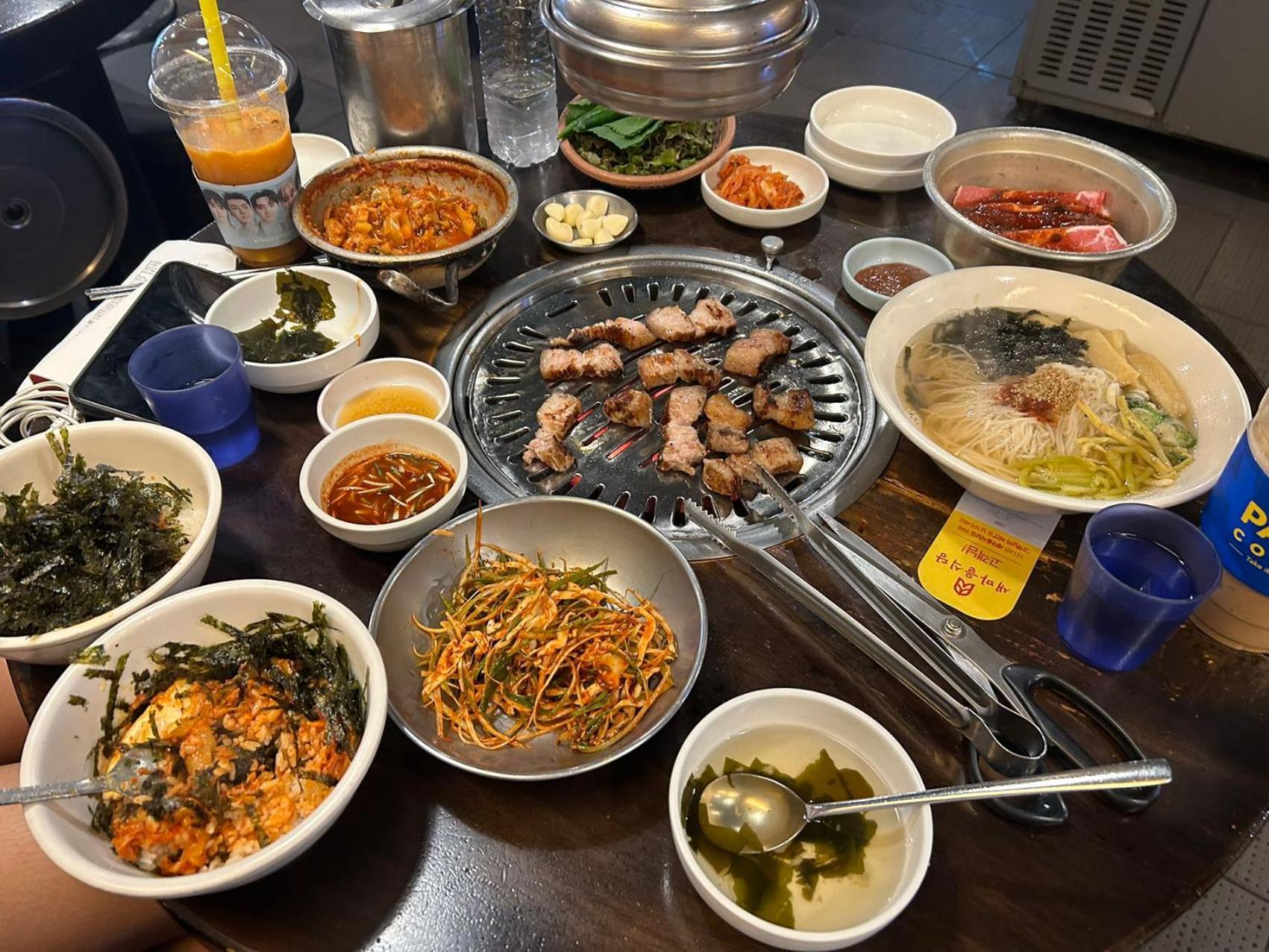 Oppa Hostel Sinchon-Hongdae Сеул Экстерьер фото