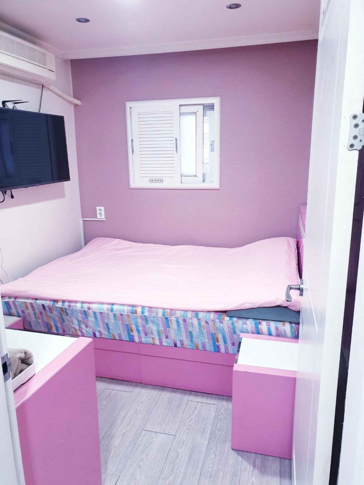 Oppa Hostel Sinchon-Hongdae Сеул Экстерьер фото