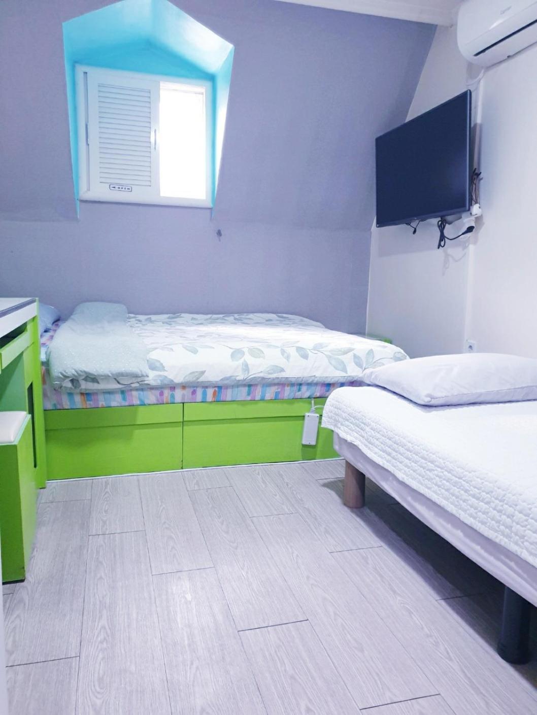 Oppa Hostel Sinchon-Hongdae Сеул Экстерьер фото