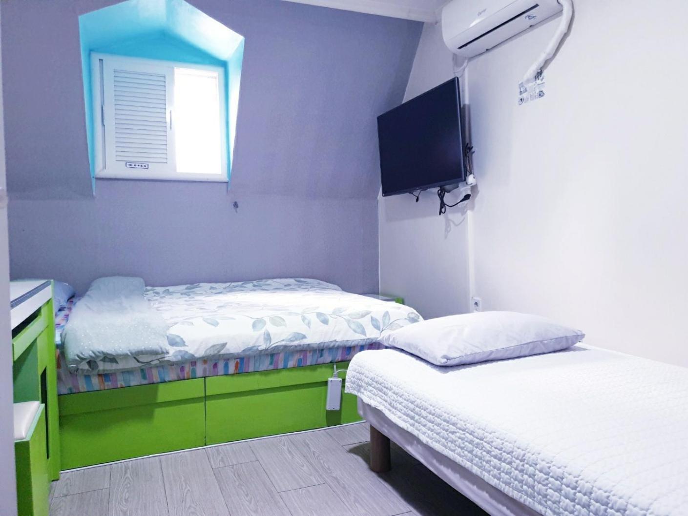 Oppa Hostel Sinchon-Hongdae Сеул Экстерьер фото