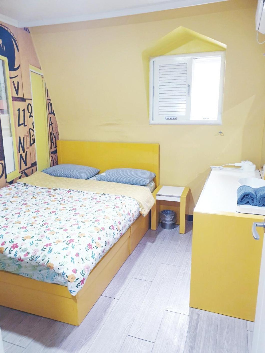 Oppa Hostel Sinchon-Hongdae Сеул Экстерьер фото